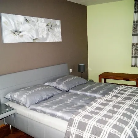 Eichenhain: Spacious 4-person In St. Andrä Apartment